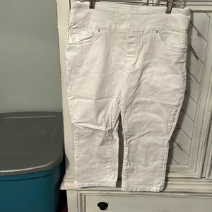 Lee slim fit sculpting mid rise Capri